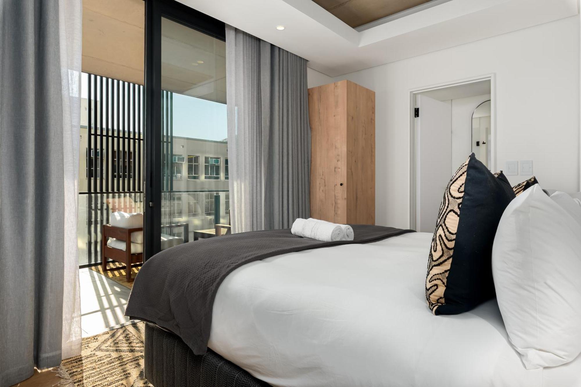 Station House Apartment *