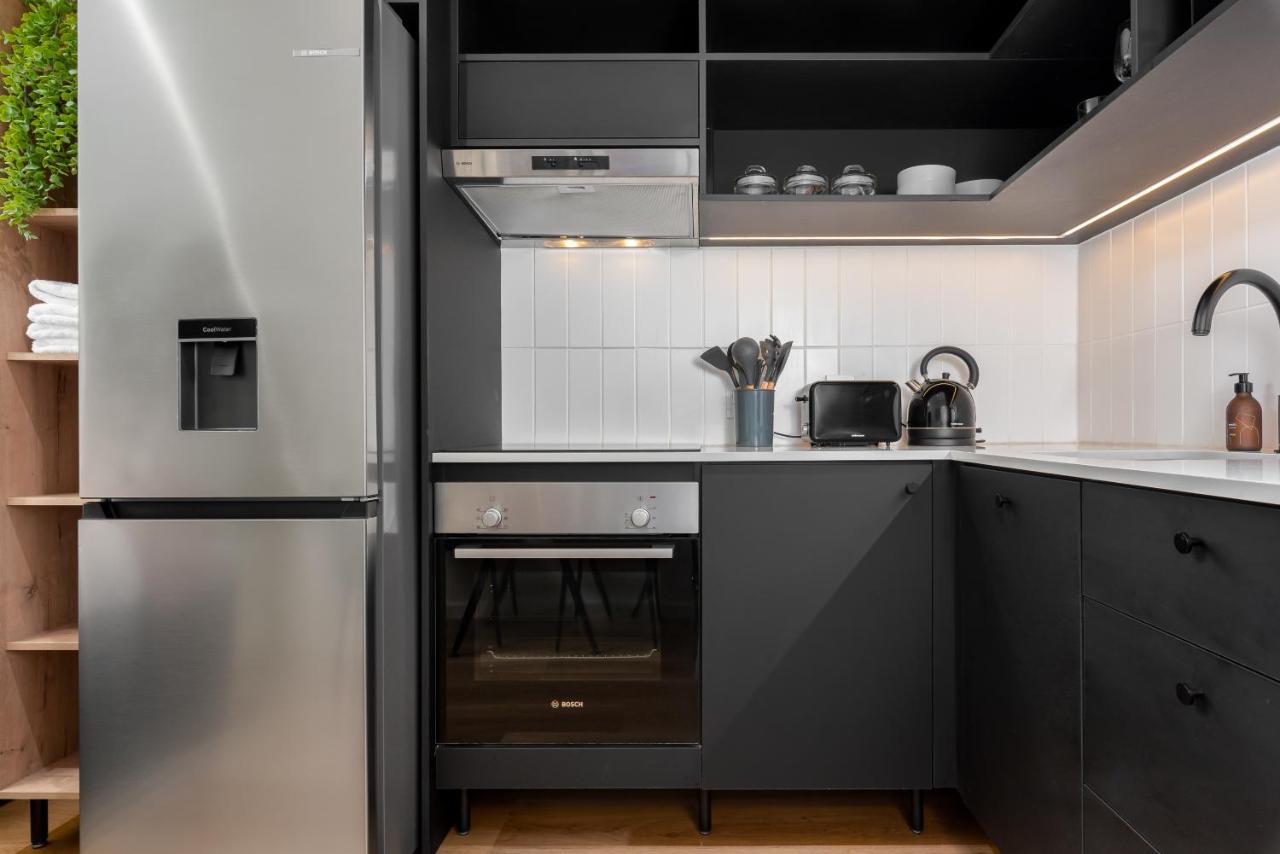Station House Apartment *