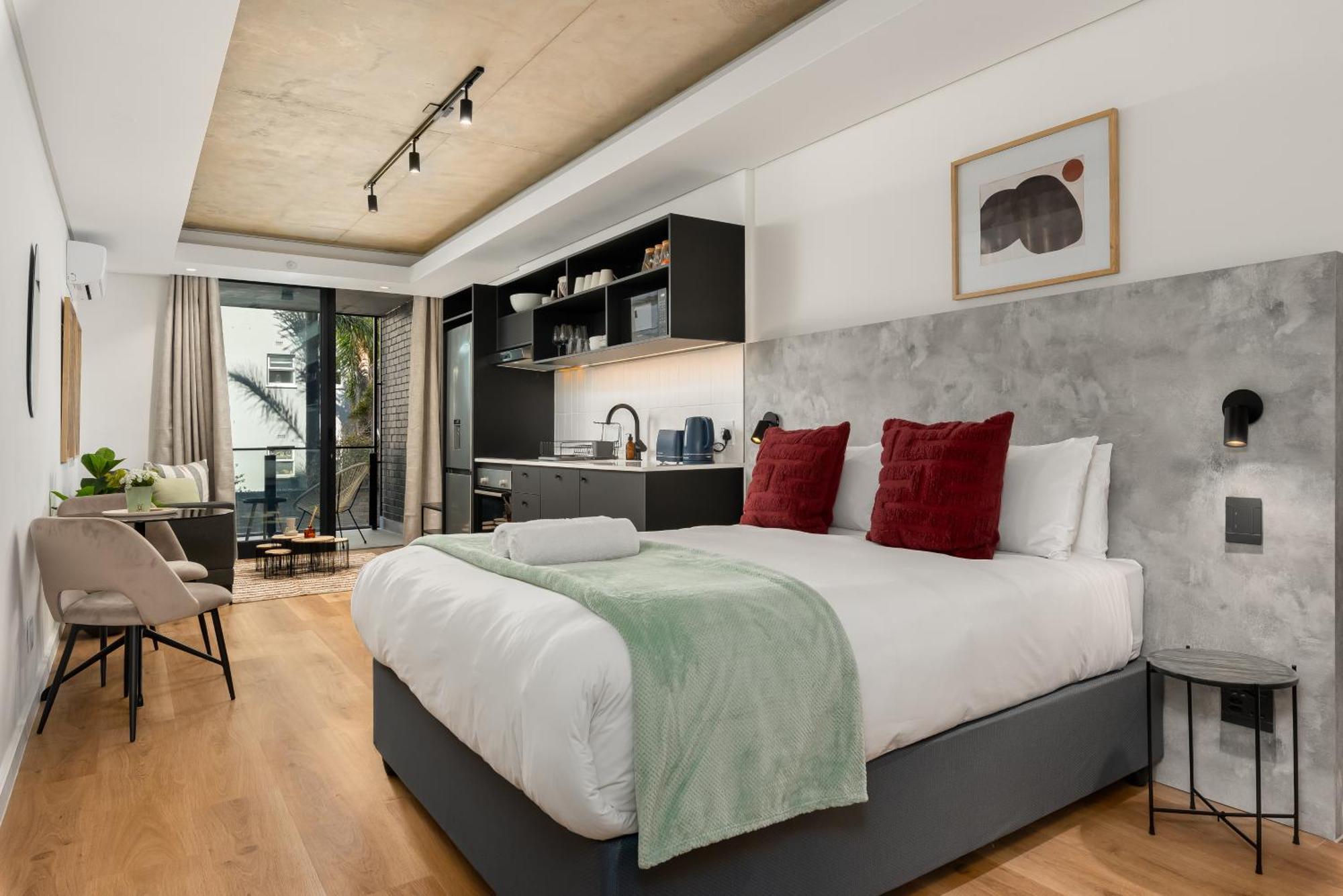 Apartment Station House