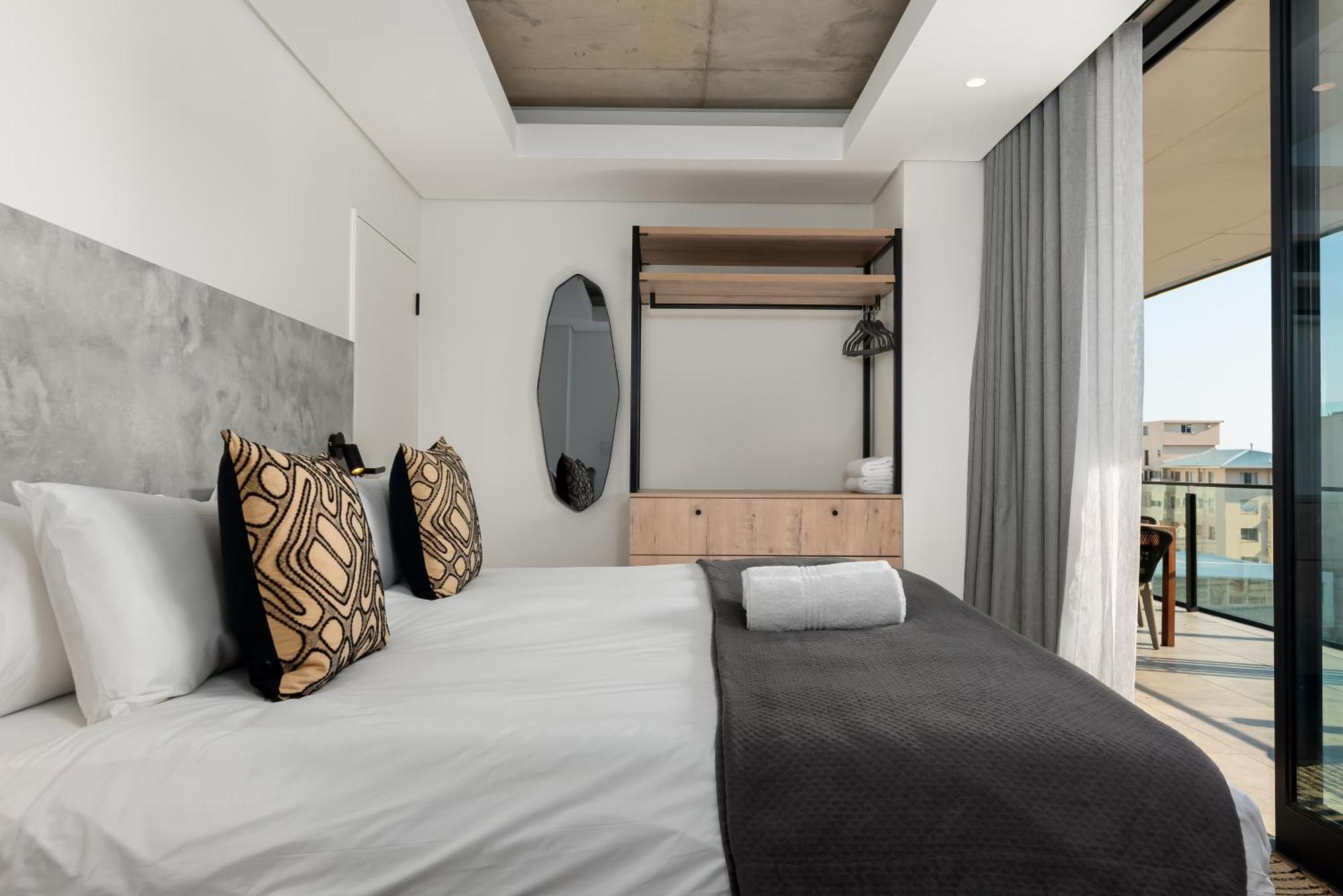 Station House Apartment *