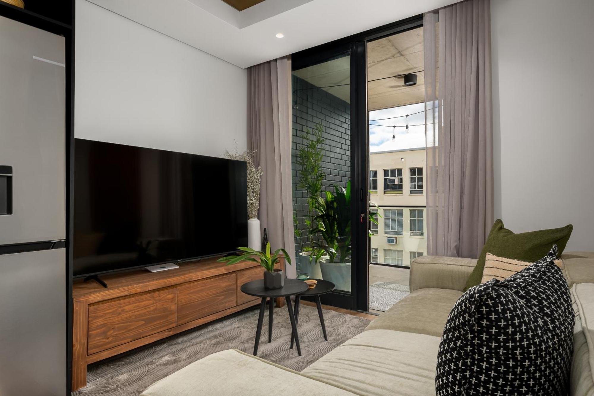 Apartment Station House
