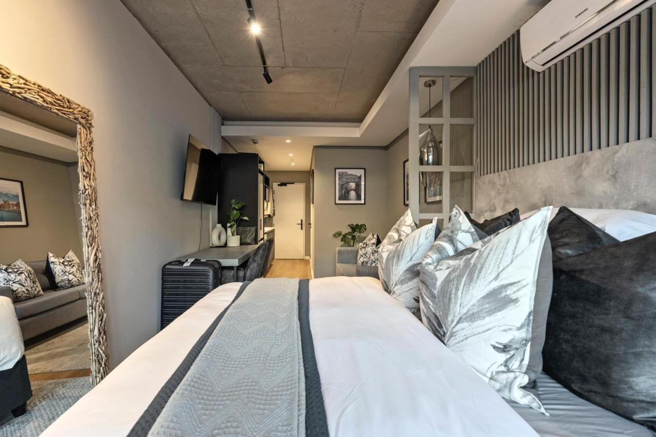 Apartment Station House *